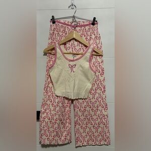 ⭐️NWOT⭐️ Crop Top & Pants Pajama Set (ptp approx 14in-inseam approx 26in) Size S